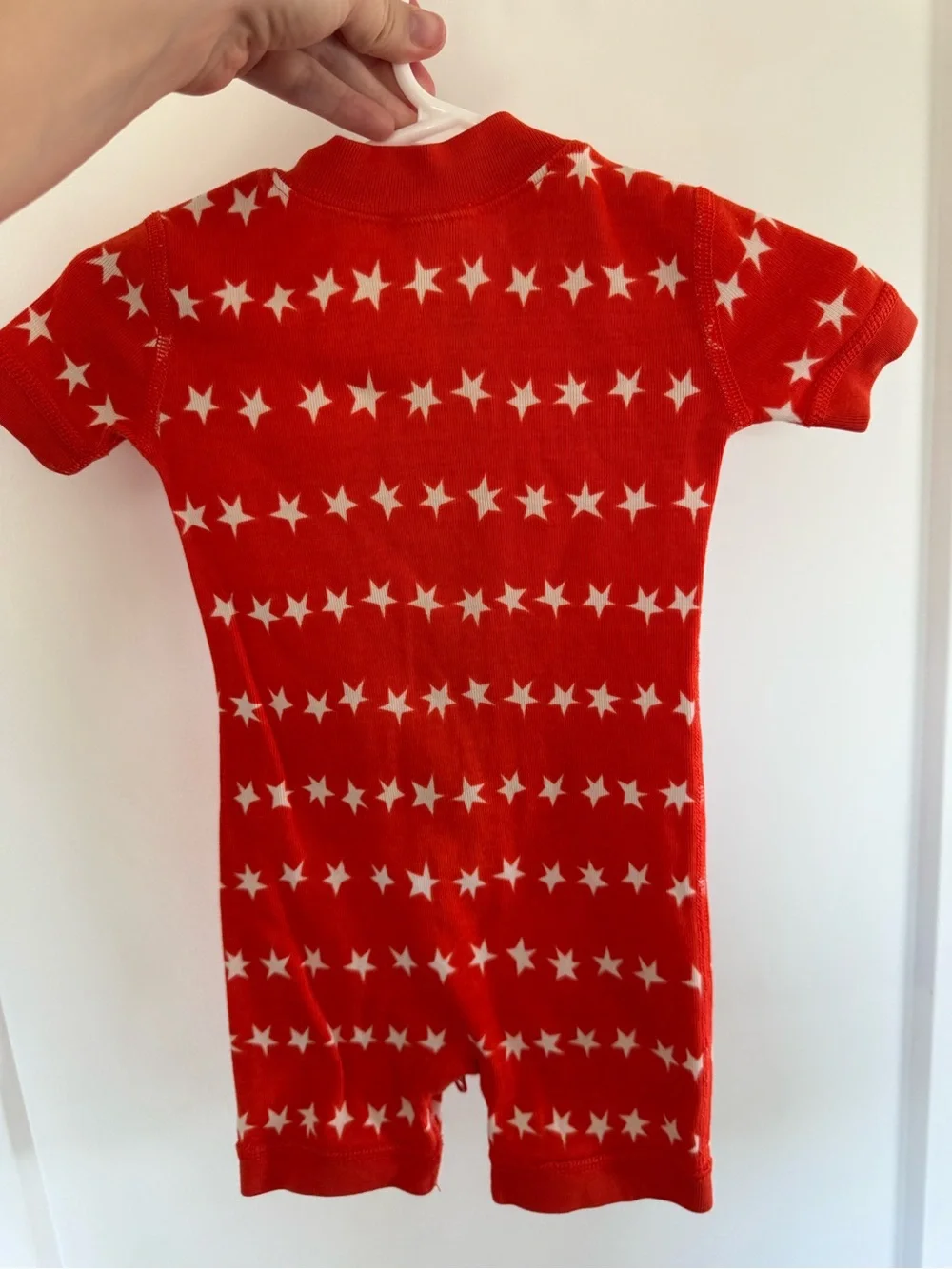 Hanna Andersson 3-6 months Red Star-Print Short Sleeve Footie